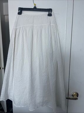 Uniqlo White Textured Maxi Skirt